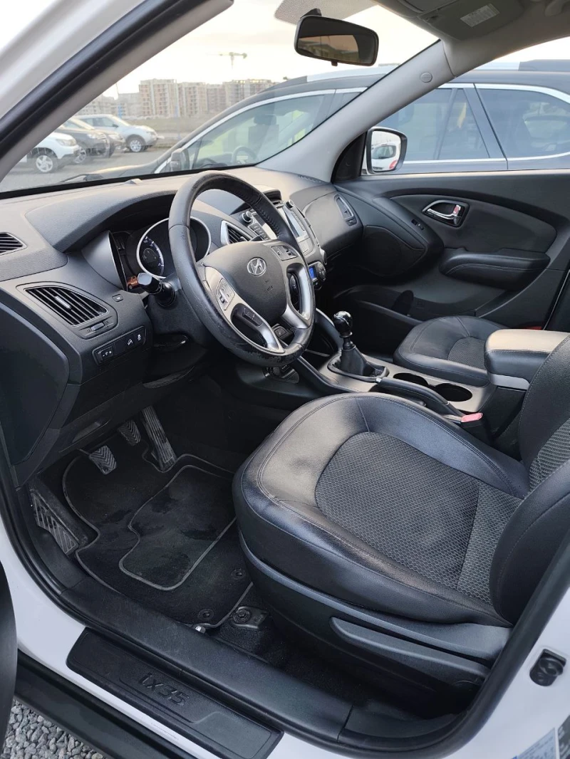 Hyundai IX35, снимка 3 - Автомобили и джипове - 53177596