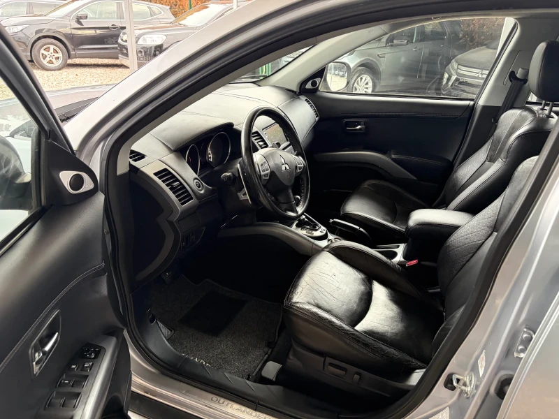 Mitsubishi Outlander 2.2 D AUTOMAT 7 M, снимка 4 - Автомобили и джипове - 53288692