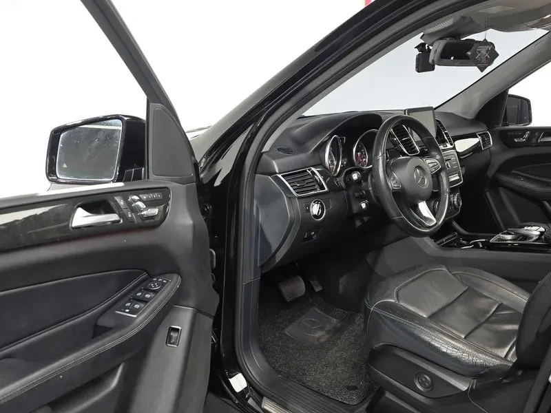 Mercedes-Benz GLE 250, снимка 10 - Автомобили и джипове - 54863849