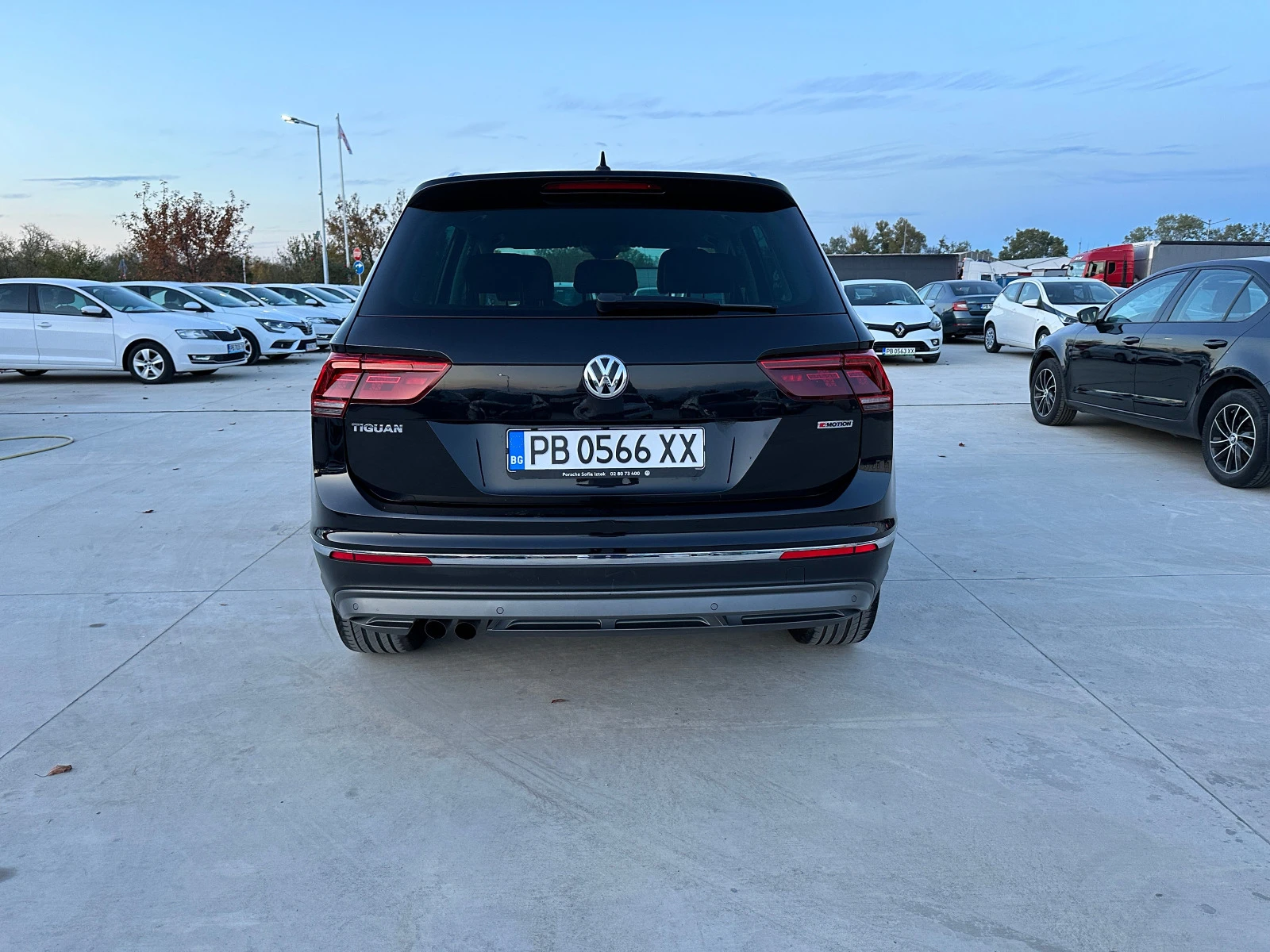 VW Tiguan В-Гаранция-2.0TDI/190к.с./4х4/Гаранция - изображение 4