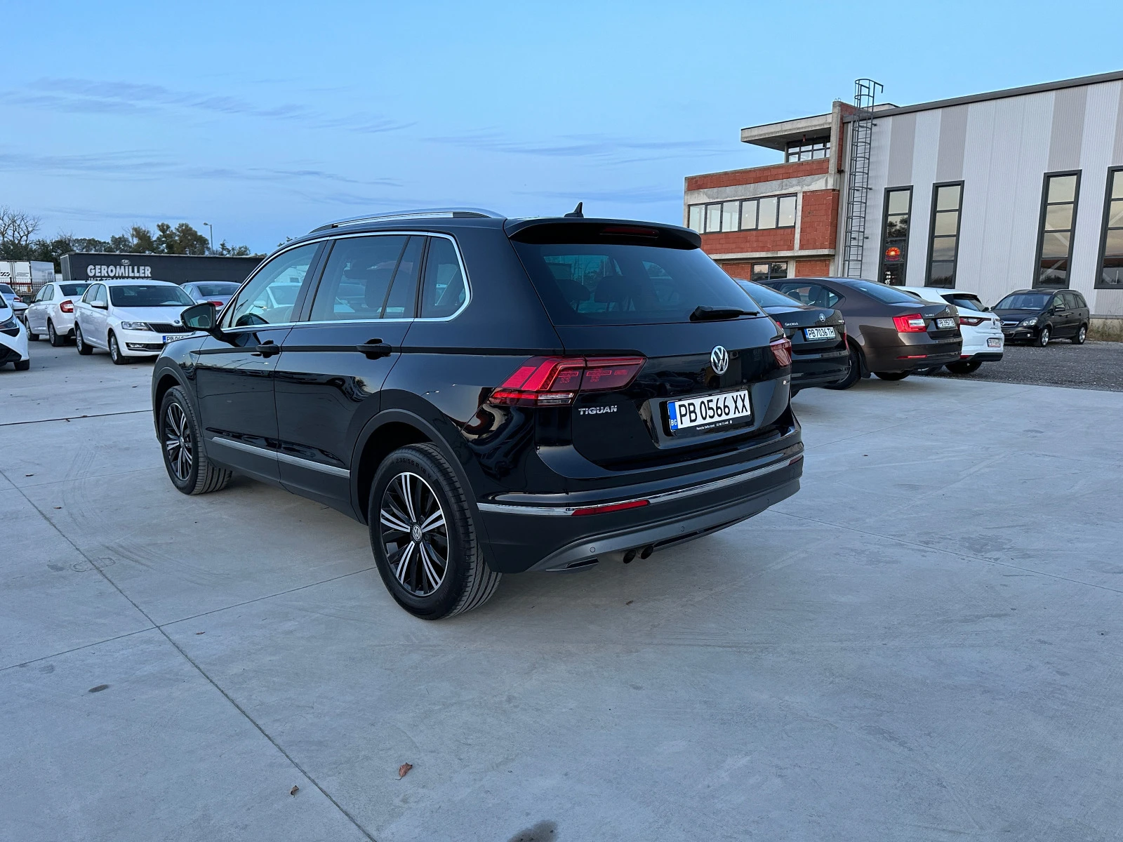 VW Tiguan В-Гаранция-2.0TDI/190к.с./4х4/Гаранция - изображение 3