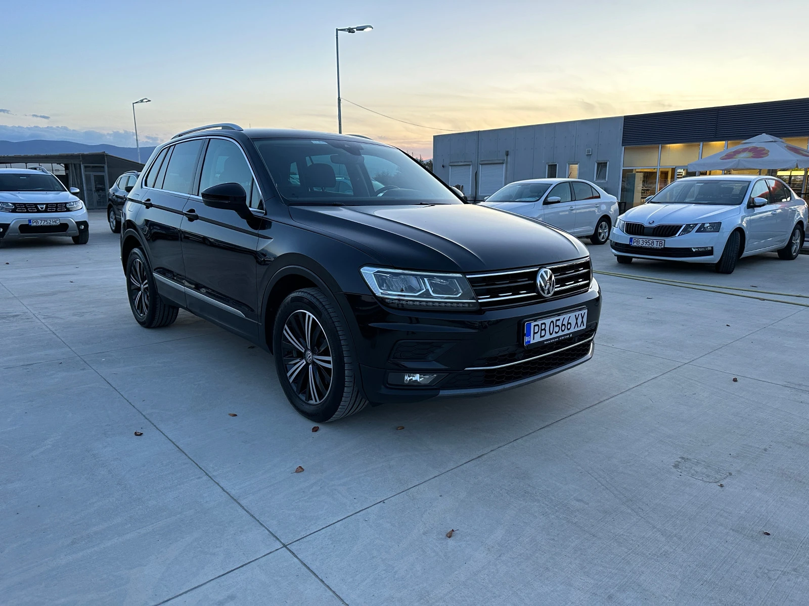 VW Tiguan В-Гаранция-2.0TDI/190к.с./4х4/Гаранция - изображение 7