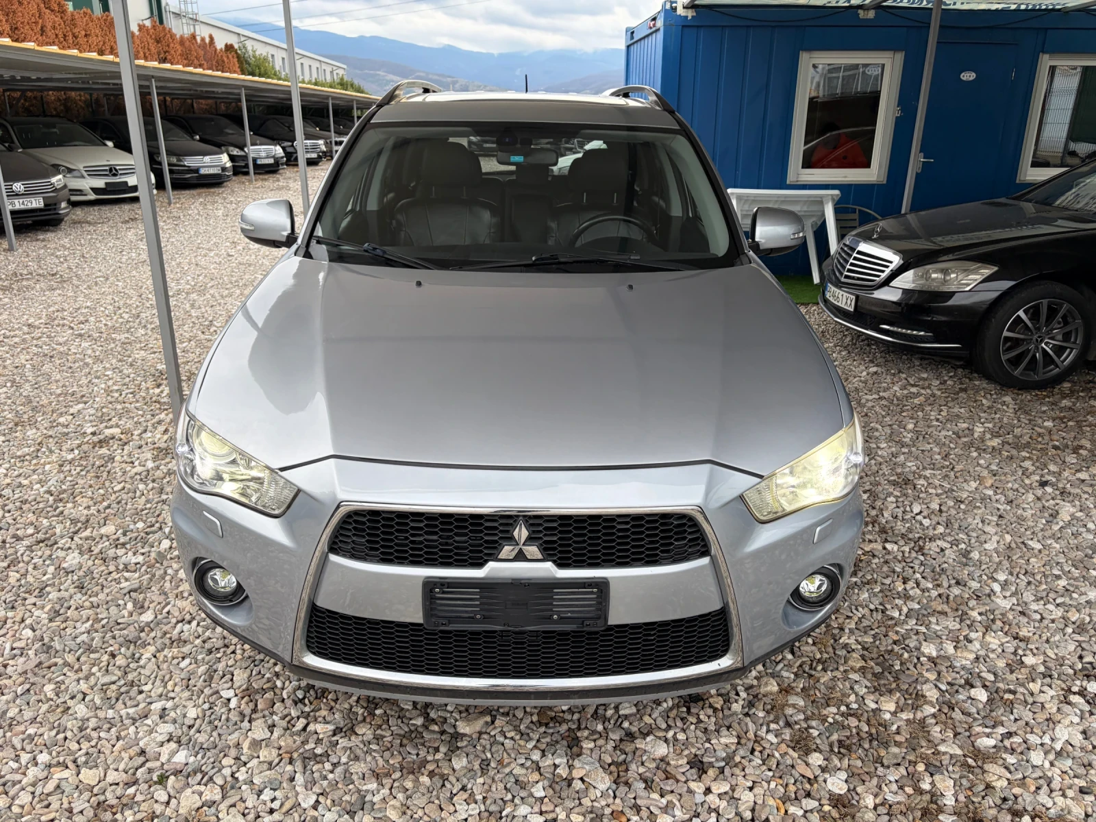 Mitsubishi Outlander 2.2 D AUTOMAT 7 M - изображение 2