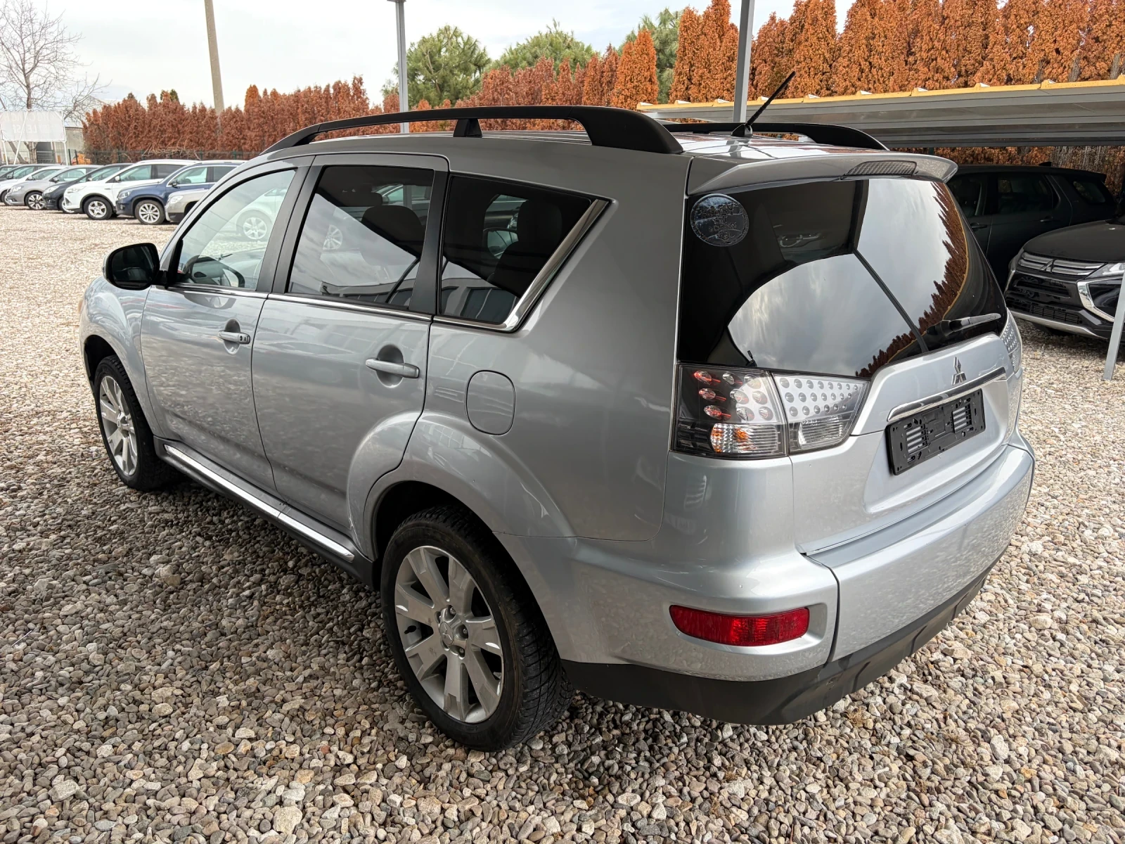 Mitsubishi Outlander 2.2 D AUTOMAT 7 M - изображение 7