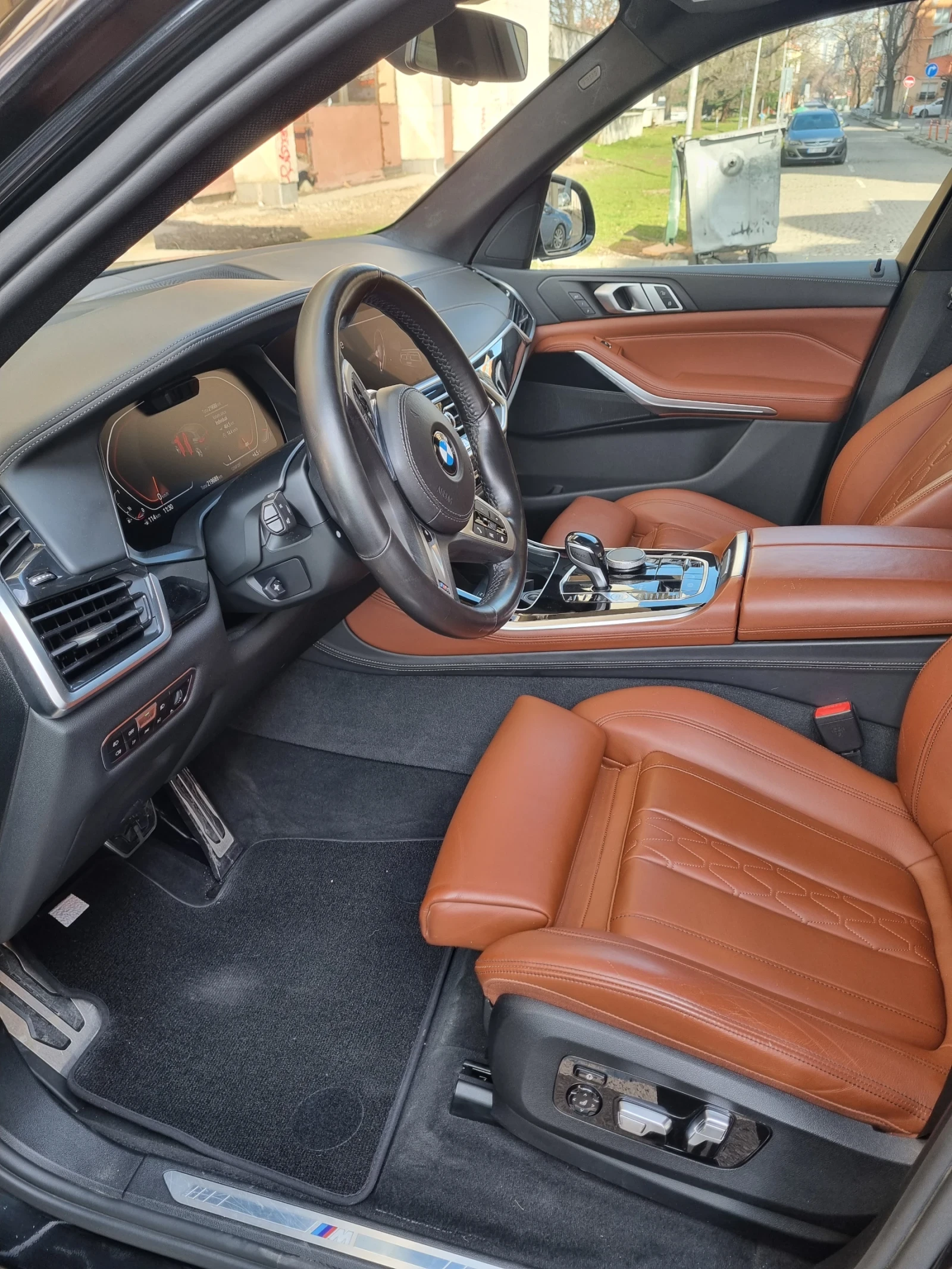 BMW X5 4.0i* xDrive* AIR* individual* Mpack* PANO* HEADUP, снимка 14 - Автомобили и джипове - 53663788