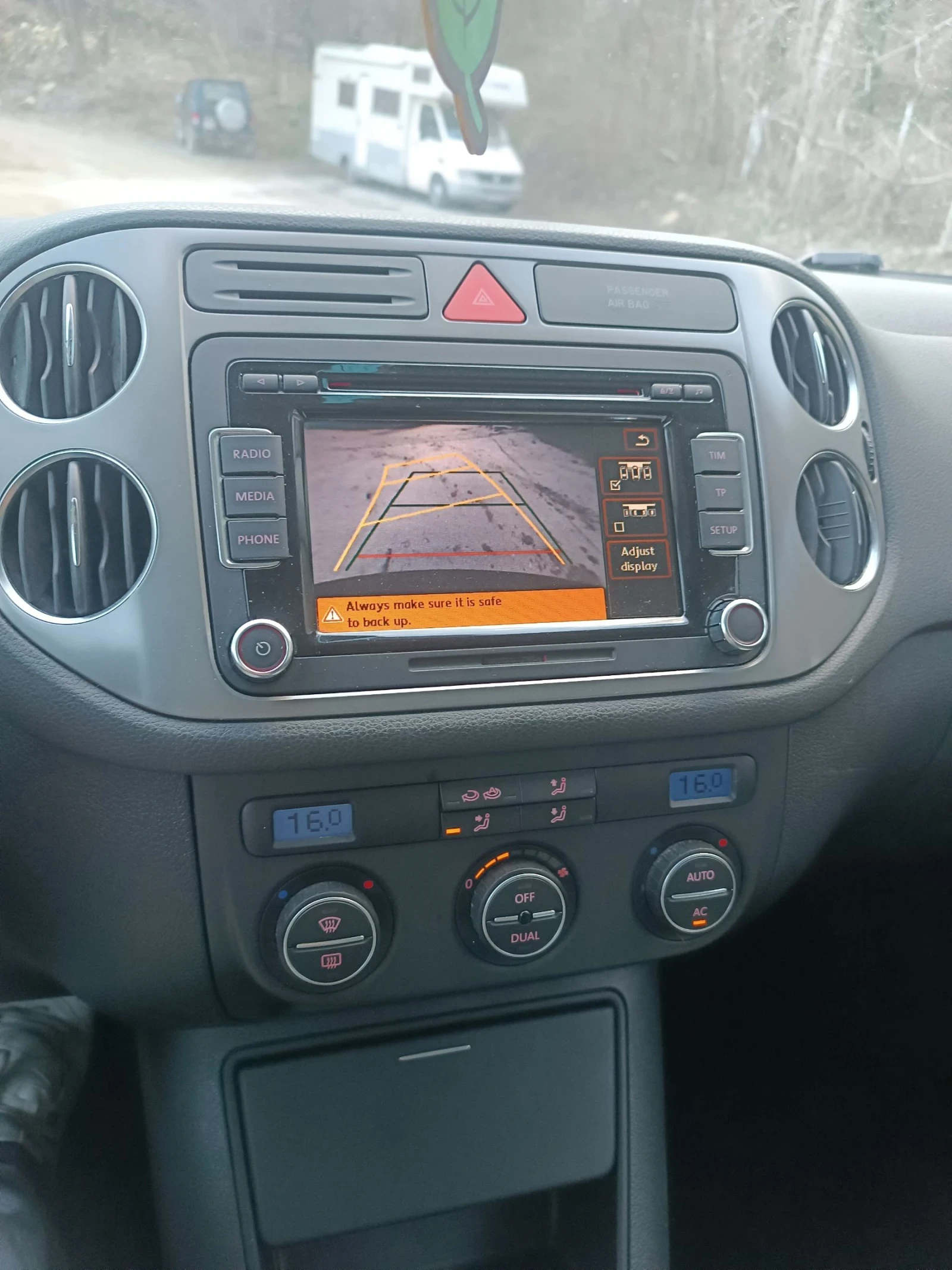 VW Tiguan 2.0 TDI DSG, снимка 8 - Автомобили и джипове - 53716413