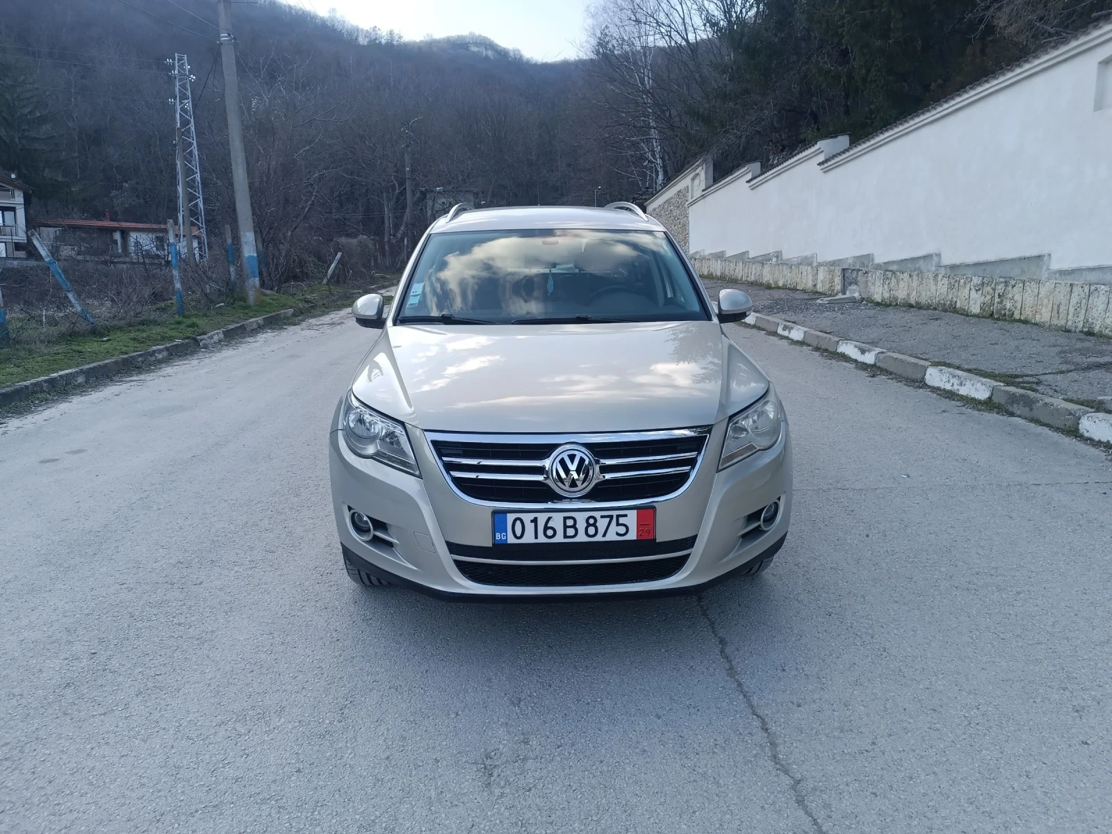 VW Tiguan 2.0 TDI DSG, снимка 2 - Автомобили и джипове - 53716413