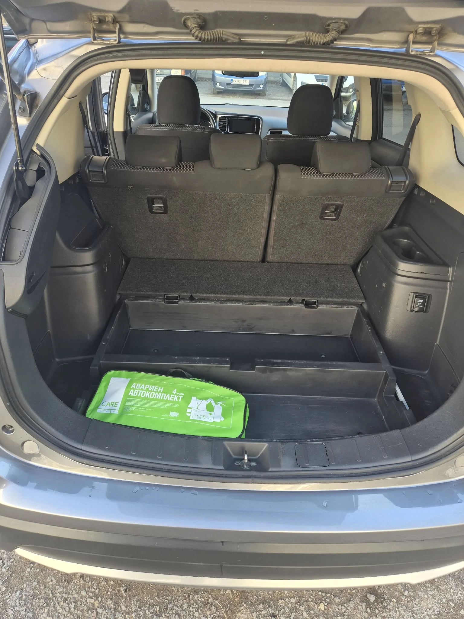 Mitsubishi Outlander 2.2 DI-D 4WD, снимка 8 - Автомобили и джипове - 53773360