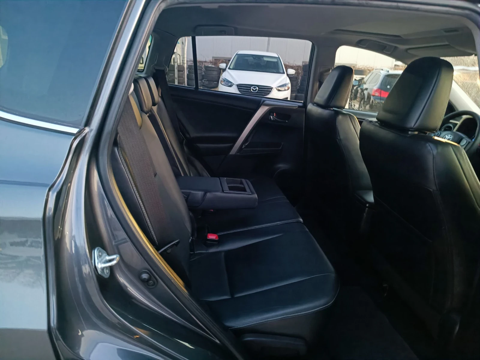 Toyota Rav4 2.0i-151��-���������-�����-6��-4�4-KEYLESS-NAVI | Mobile.bg � ����������� 10