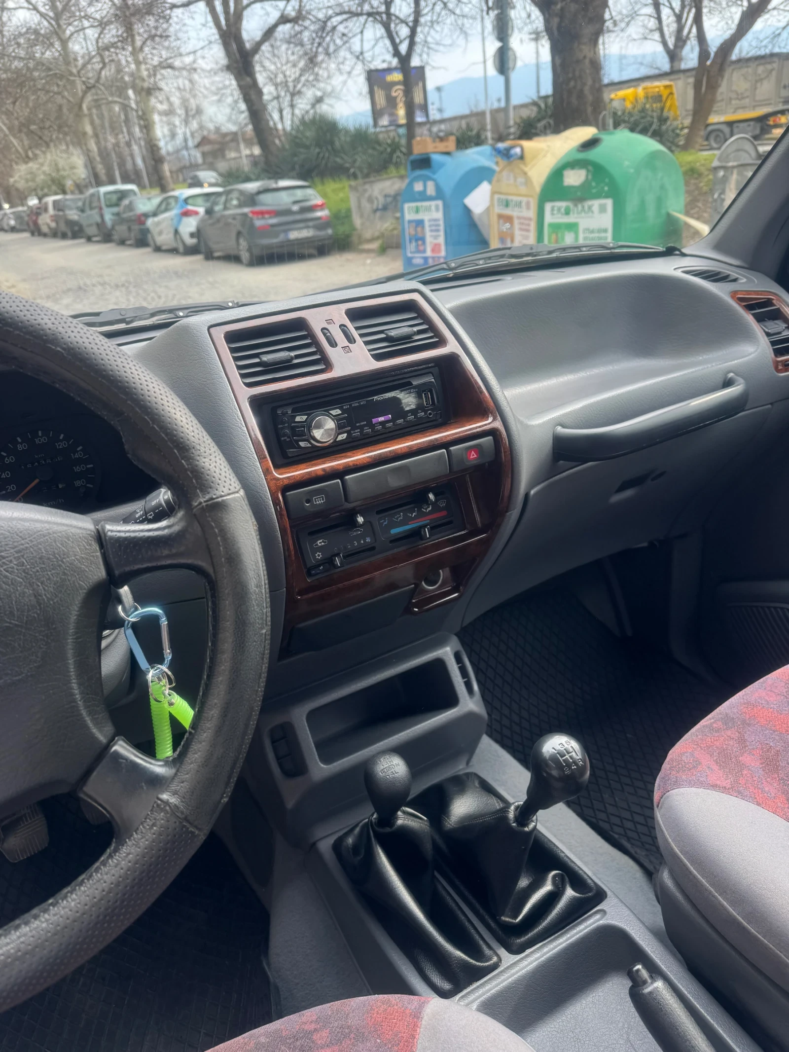 Nissan Terrano, снимка 6 - Автомобили и джипове - 53927329