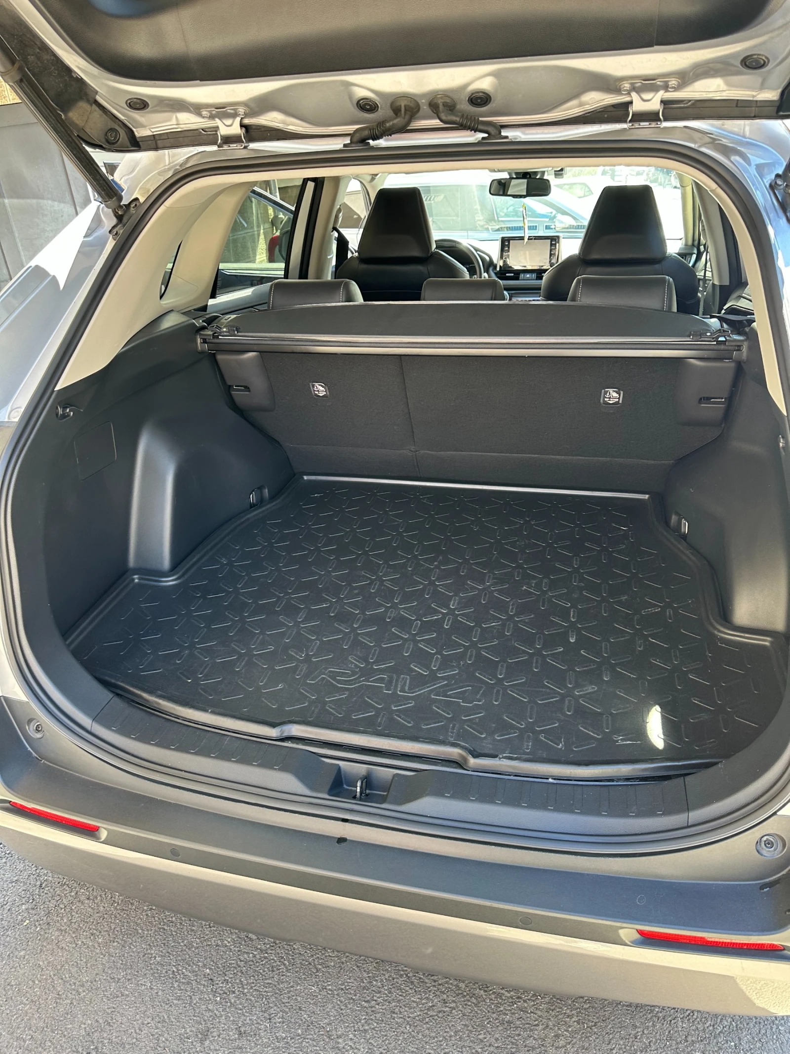 Toyota Rav4 2.0AWD LUXURY, снимка 8 - Автомобили и джипове - 54113617