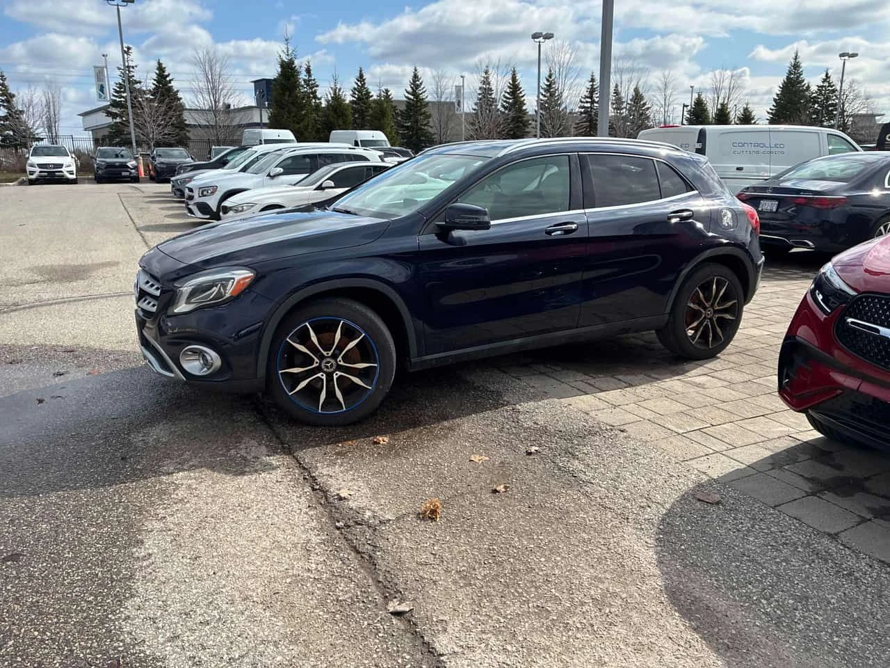 Mercedes-Benz GLA 250 * CARFAX * Подгрев * 360 Камери * , снимка 2 - Автомобили и джипове - 54119931