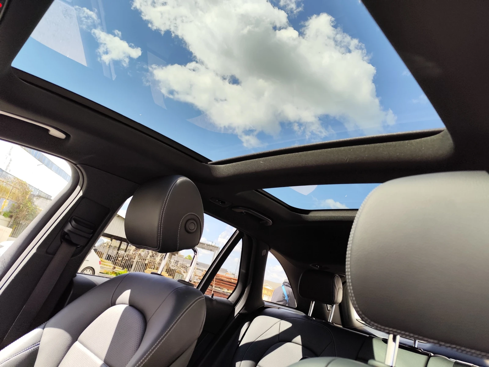 Mercedes-Benz GLC 300 AMG 4matic, снимка 5 - Автомобили и джипове - 54180723