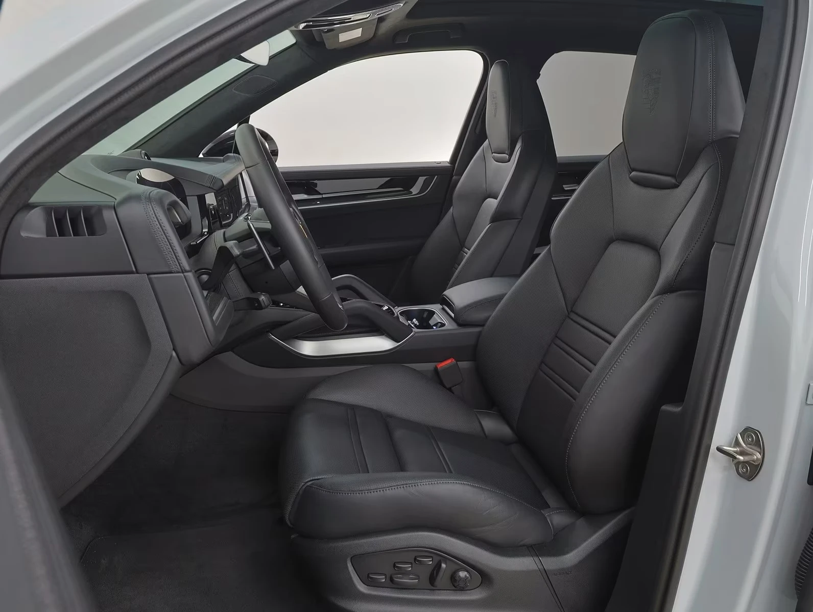Porsche Cayenne TURBO / E-HYBRID / SPORT CHRONO / BURMESTER, снимка 9 - Автомобили и джипове - 54870241