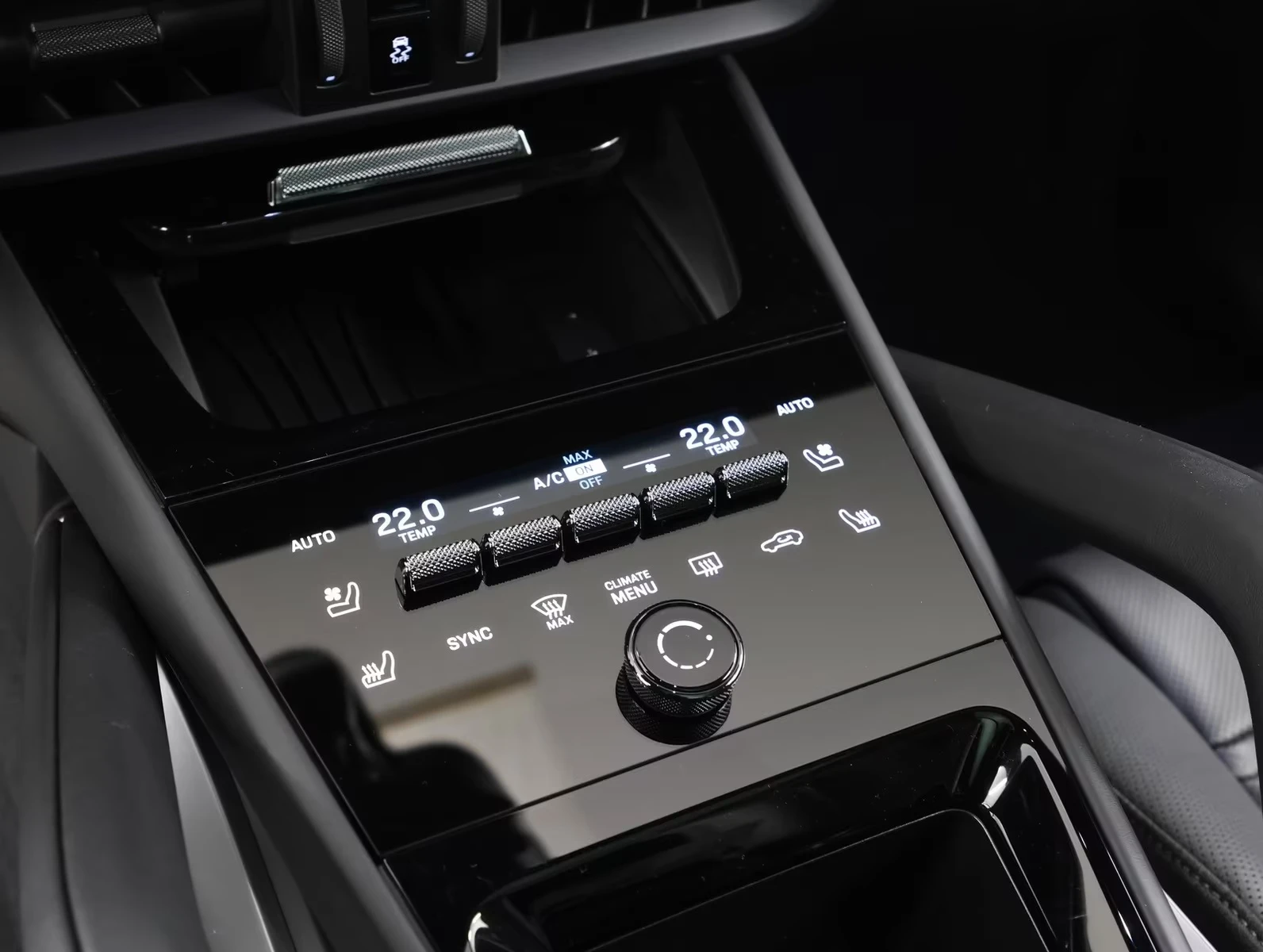 Porsche Cayenne TURBO / E-HYBRID / SPORT CHRONO / BURMESTER, снимка 15 - Автомобили и джипове - 54870241
