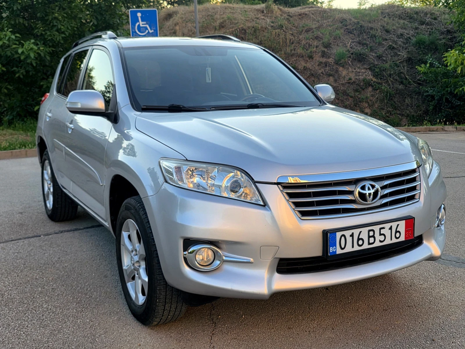 Toyota Rav4 Фейслифт, Executive , снимка 5 - Автомобили и джипове - 55213417