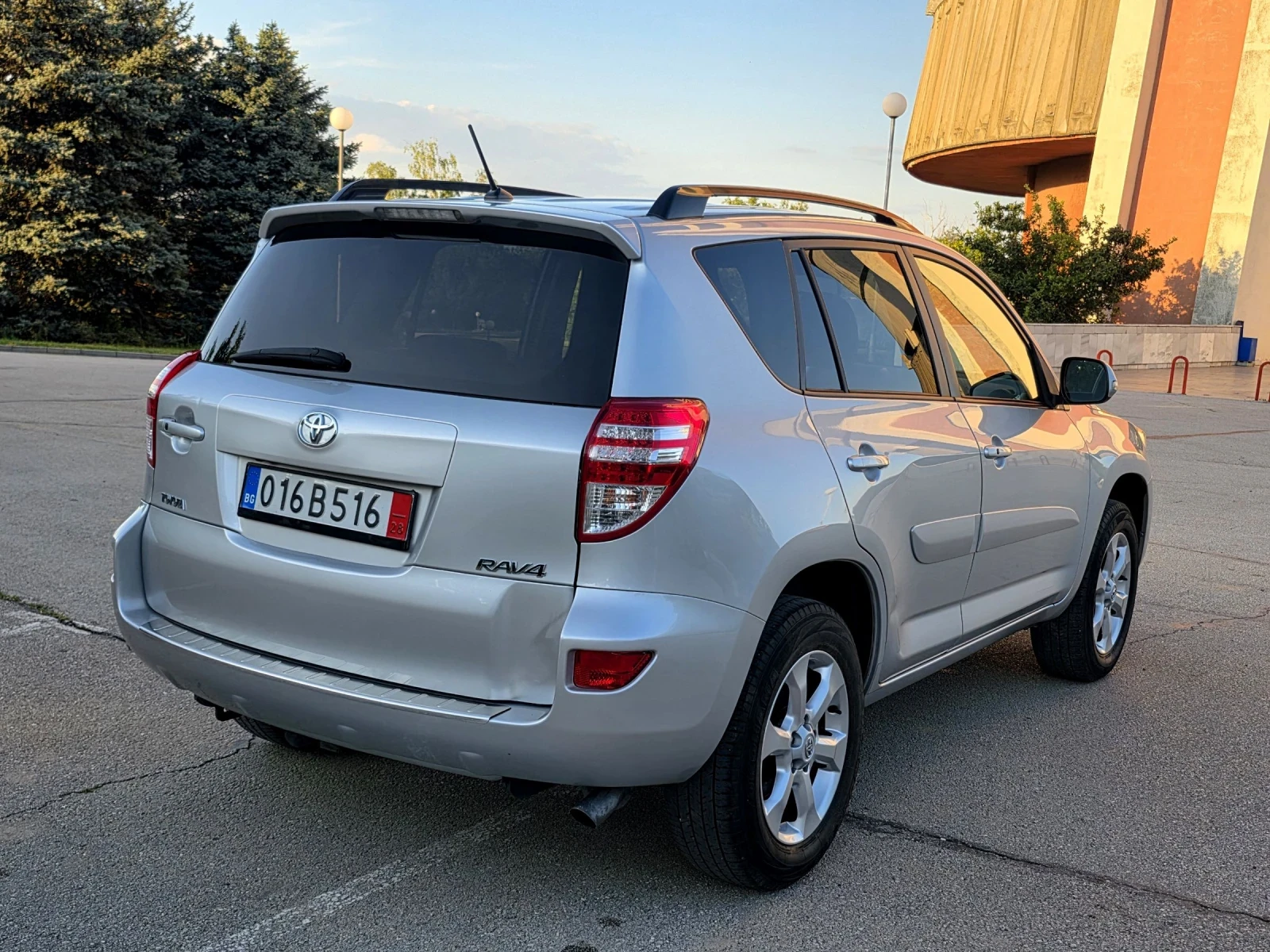 Toyota Rav4 Фейслифт, Executive , снимка 6 - Автомобили и джипове - 55213417