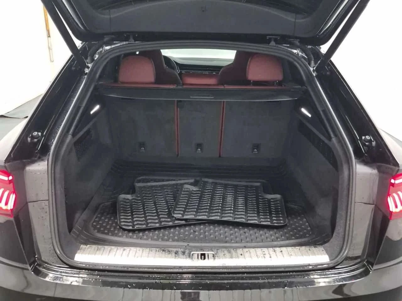 Audi SQ8, снимка 15 - Автомобили и джипове - 56685750