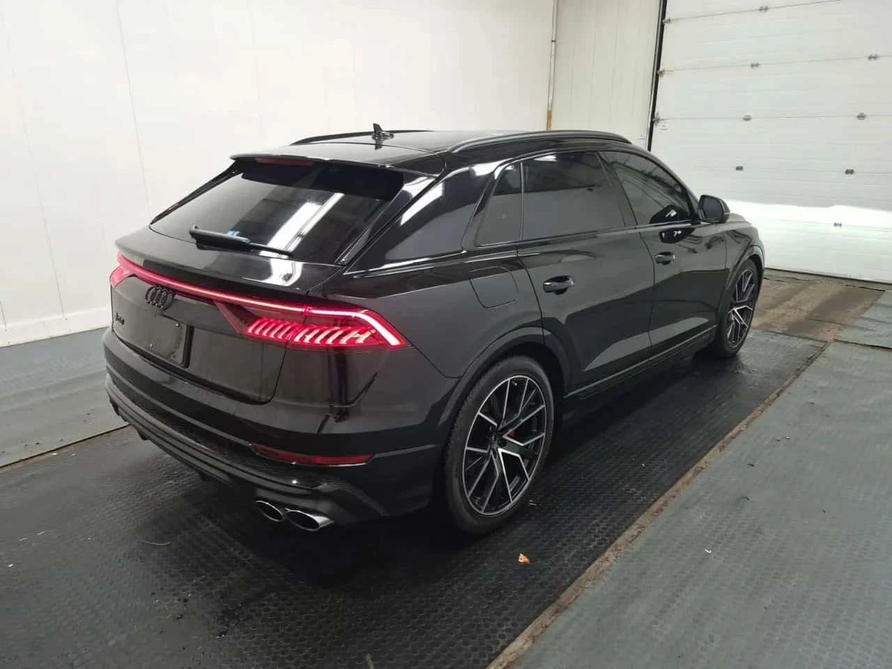 Audi SQ8, снимка 3 - Автомобили и джипове - 56685750