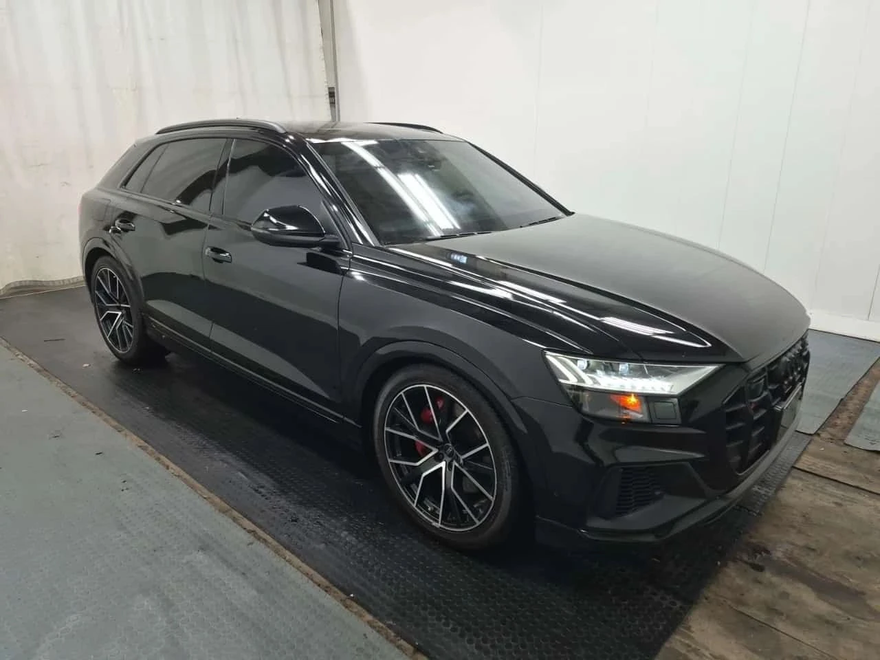 Audi SQ8, снимка 2 - Автомобили и джипове - 56685750
