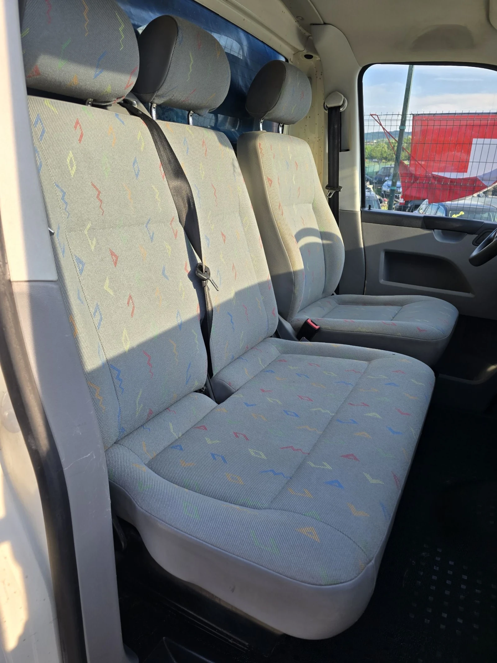 VW T5 1.9TDI , снимка 10 - Бусове и автобуси - 55002275