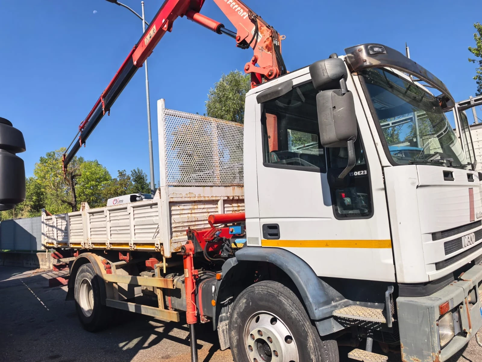 Iveco Eurocargo 150Е23-кран самосвал