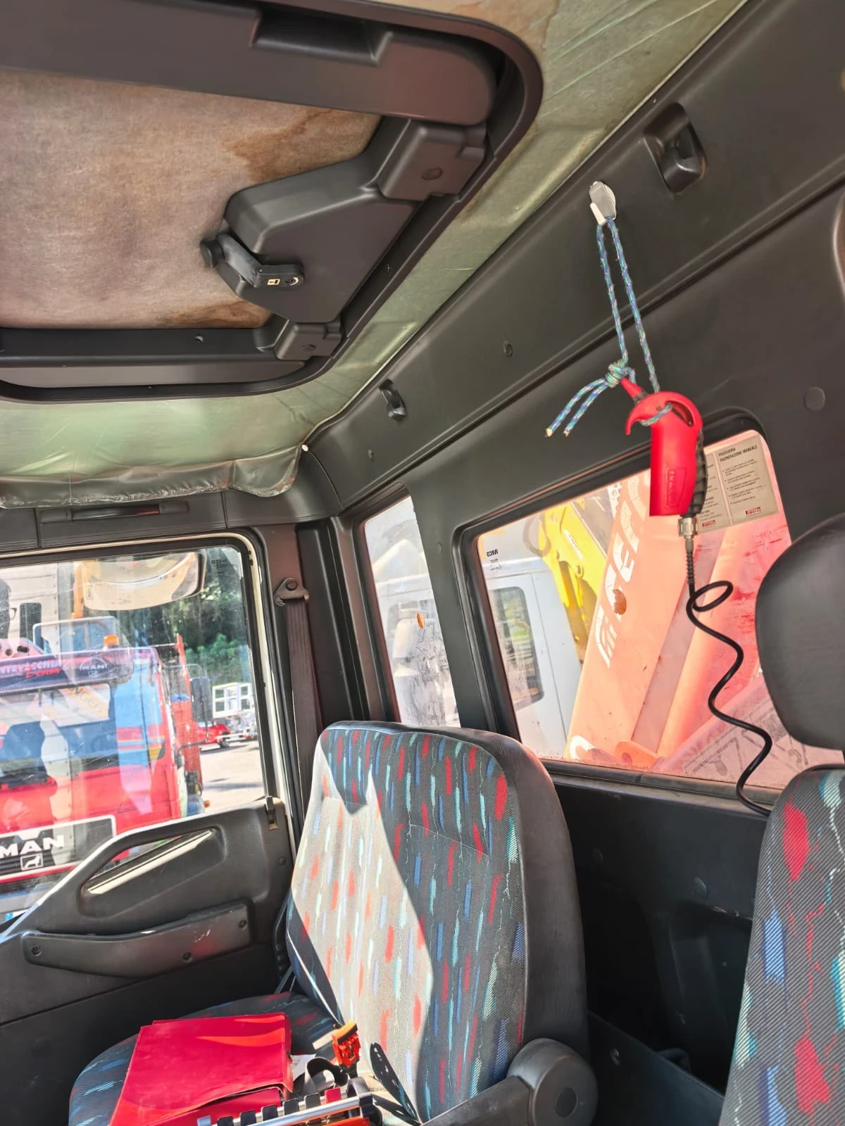 Iveco Eurocargo 150Е23-кран самосвал, снимка 16 - Камиони - 56571131