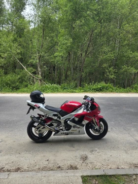 Yamaha YZF-R1 | Mobile.bg    2