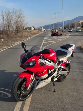 Yamaha YZF-R1 | Mobile.bg    11