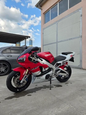 Yamaha YZF-R1 | Mobile.bg    3