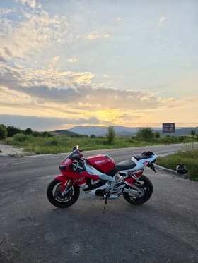 Yamaha YZF-R1 | Mobile.bg    1