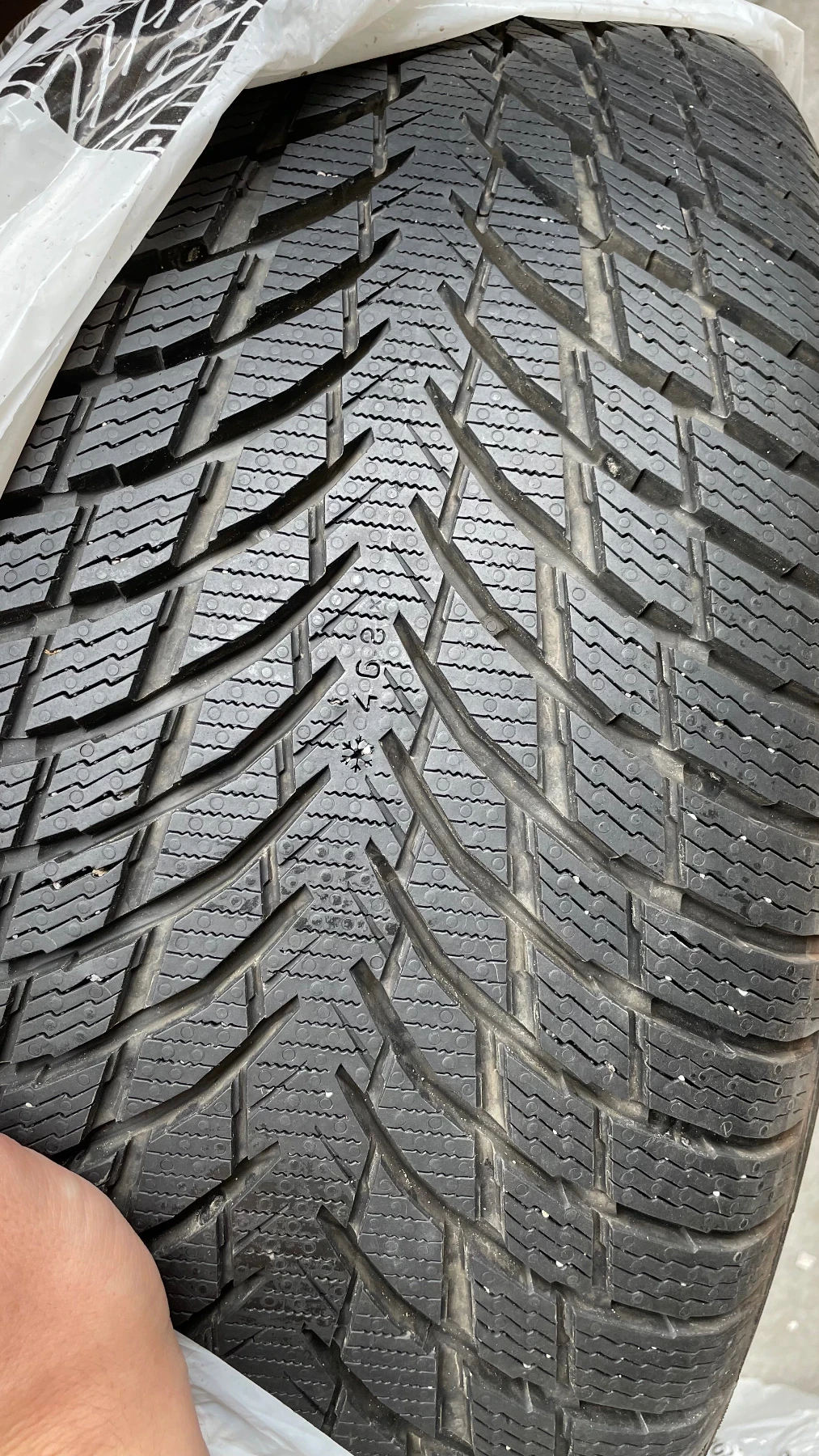 ���� 225/45R19 | Mobile.bg � ����������� 1