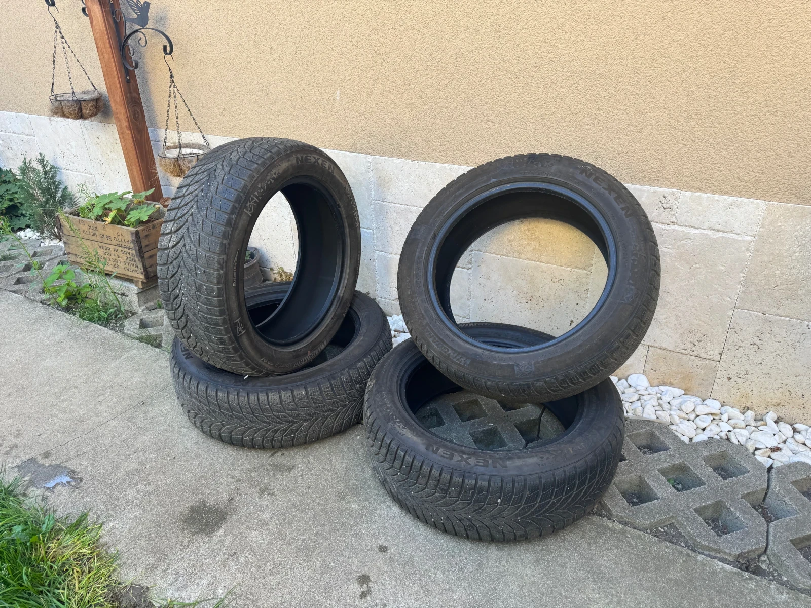 Гуми Зимни 225/55R18, снимка 2 - Гуми и джанти - 55843023