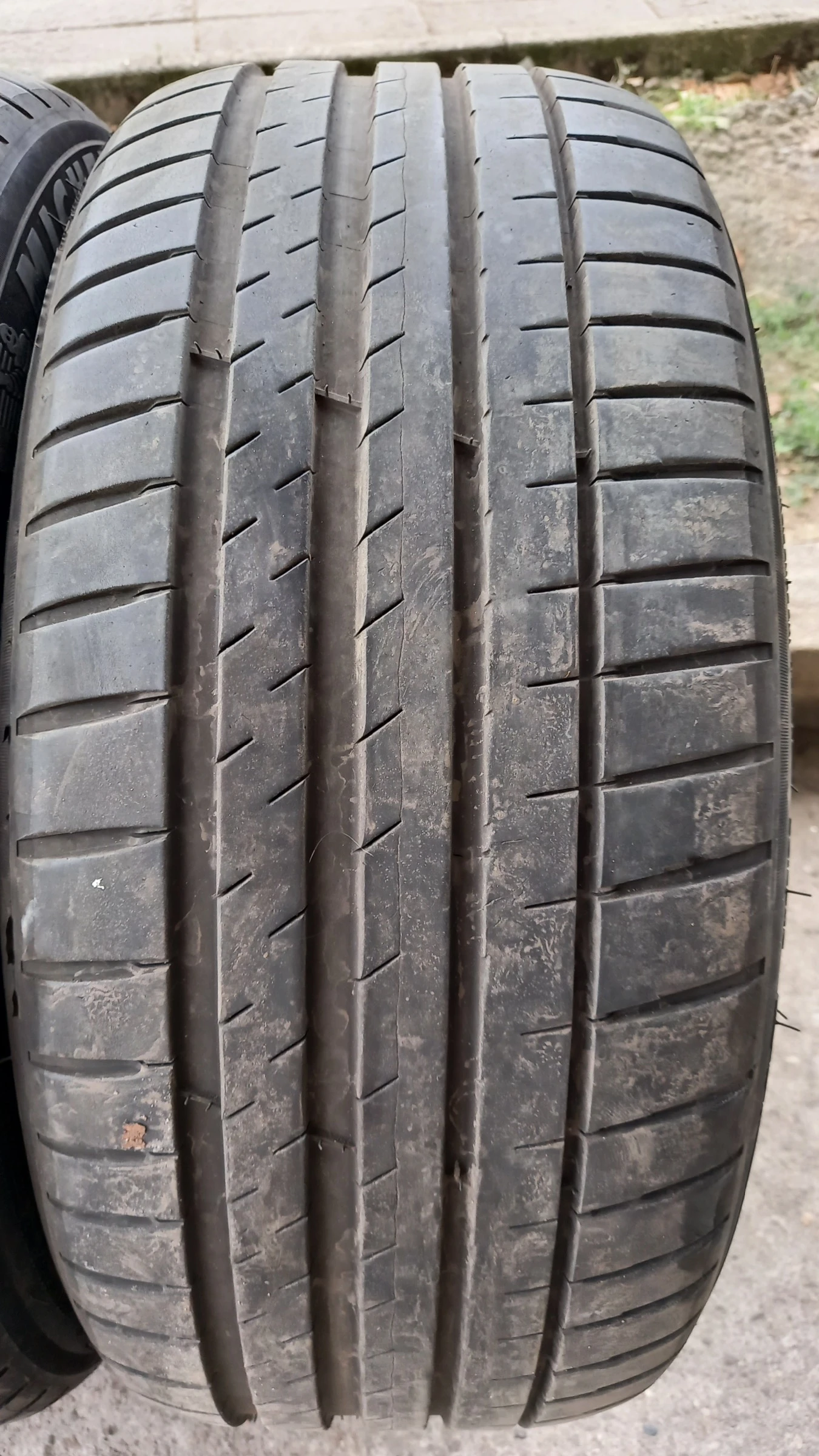 Гуми Летни 245/45R18, снимка 2 - Гуми и джанти - 56105957