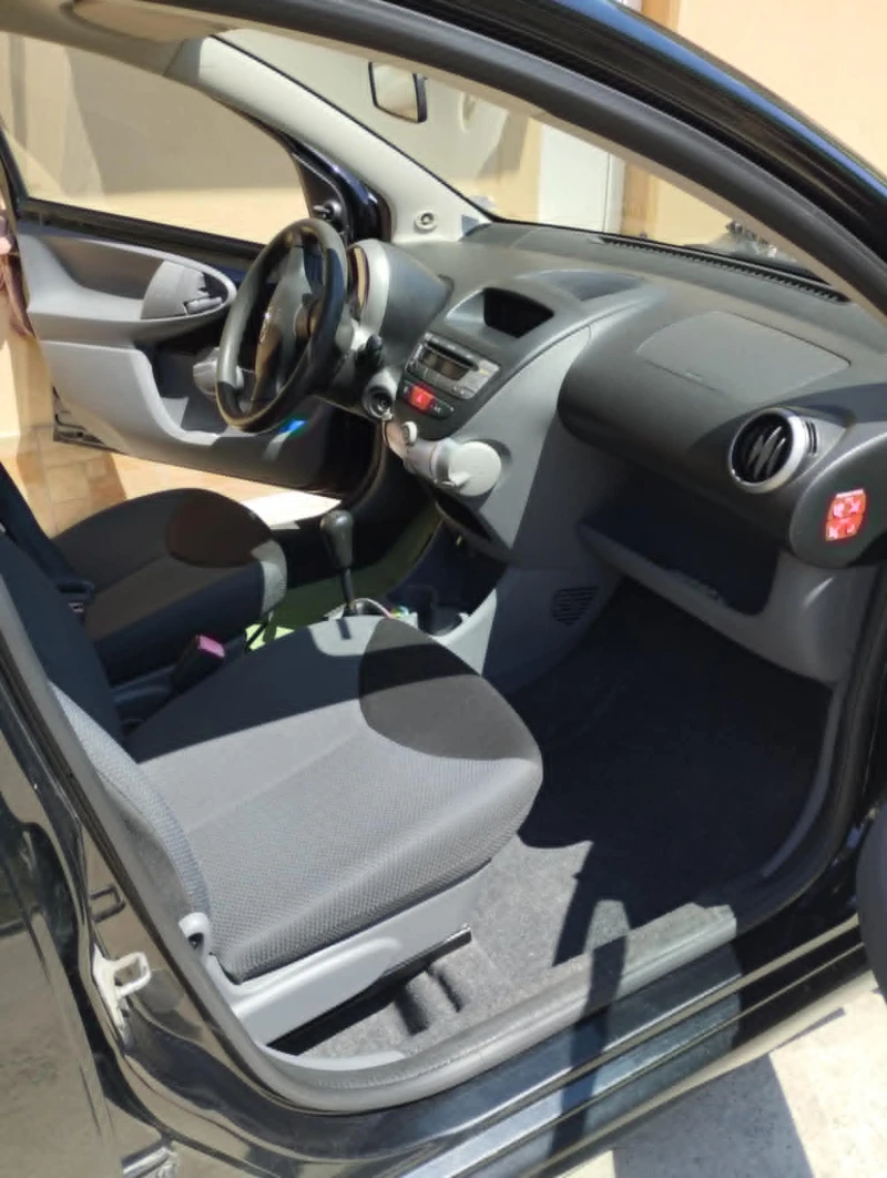 Toyota Aygo, снимка 10 - Автомобили и джипове - 52925610