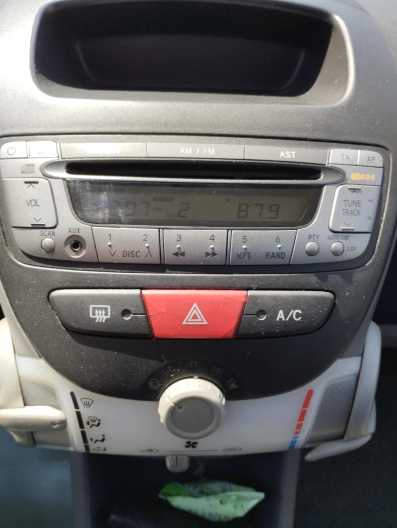 Toyota Aygo, снимка 8 - Автомобили и джипове - 52925610