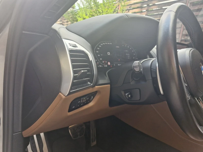 BMW M8 xDrive Gran Coupe Competition Carbon Keramik B&W, снимка 8 - Автомобили и джипове - 51691383