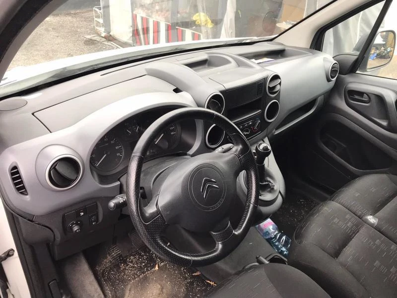 Citroen Berlingo 1.6HDI,9HF,90кс.,MAXI,2015 г., снимка 11 - Автомобили и джипове - 31150231