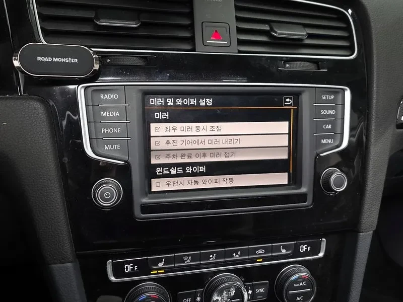 VW Golf 2.0 TDI, снимка 16 - Автомобили и джипове - 54300699