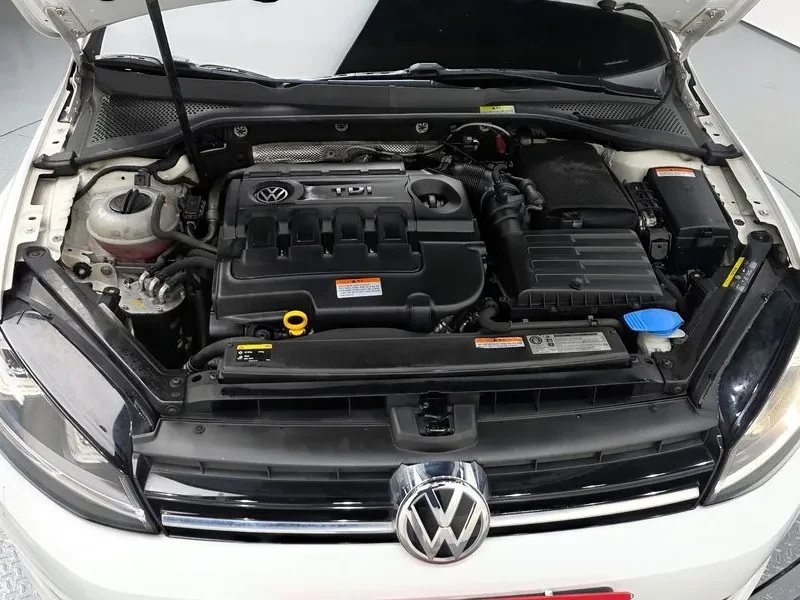 VW Golf 2.0 TDI, снимка 6 - Автомобили и джипове - 54300699