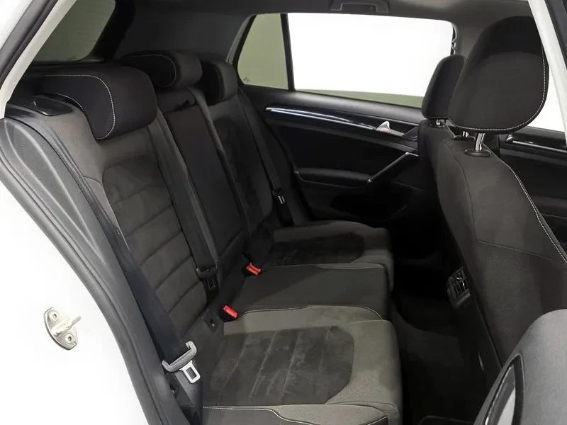 VW Golf 2.0 TDI, снимка 12 - Автомобили и джипове - 54300699