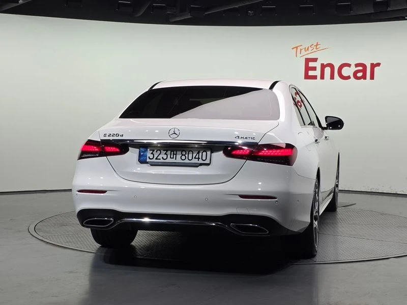 Mercedes-Benz E 220 E220d 4MATIC AMG Line| 194к.с.| ВКЛ.ТЕХНОТЕСТ, снимка 4 - Автомобили и джипове - 55701504