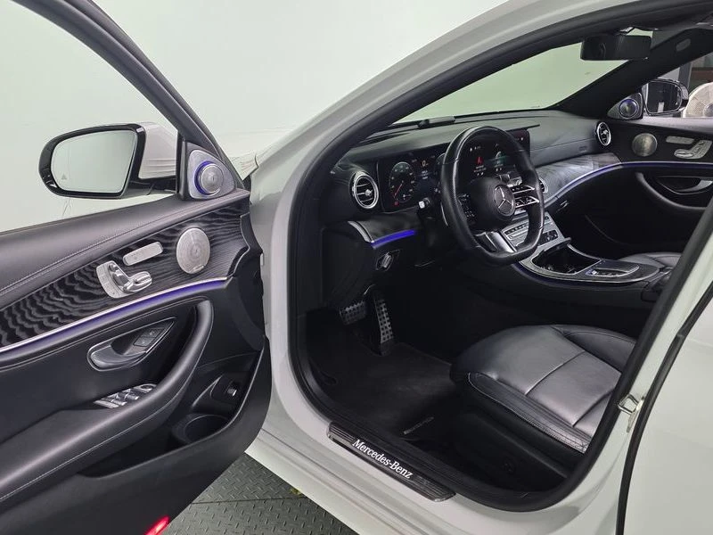 Mercedes-Benz E 220 E220d 4MATIC AMG Line| 194к.с.| ВКЛ.ТЕХНОТЕСТ, снимка 10 - Автомобили и джипове - 55701504