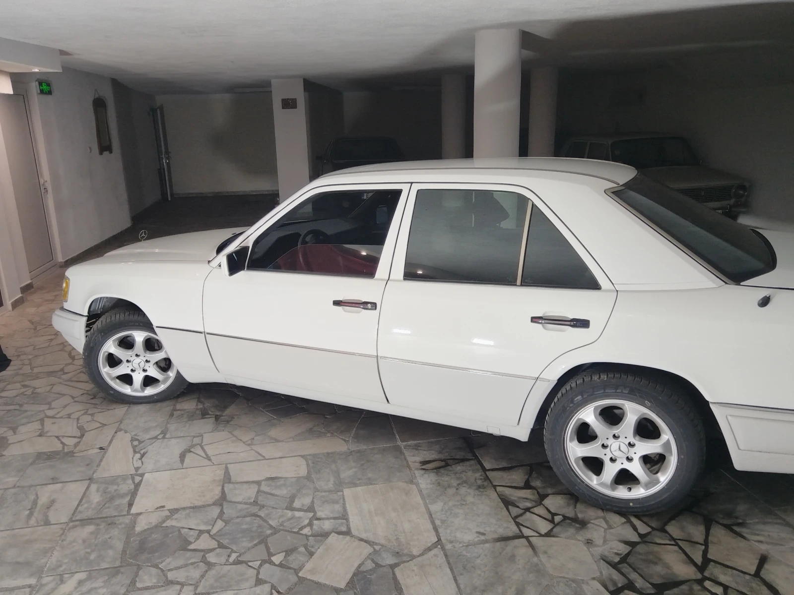 Mercedes-Benz 124 Топ Състояние E420, снимка 1