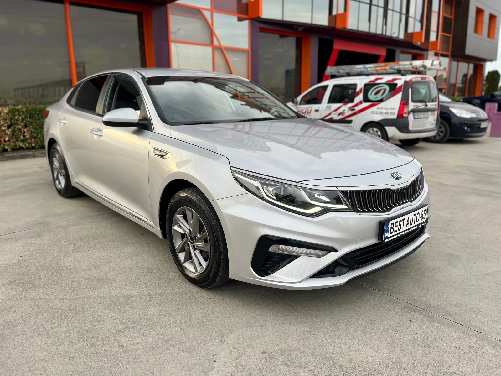 Kia K5 2.0i газ подгряване,навигация,Гаранция - изображение 3