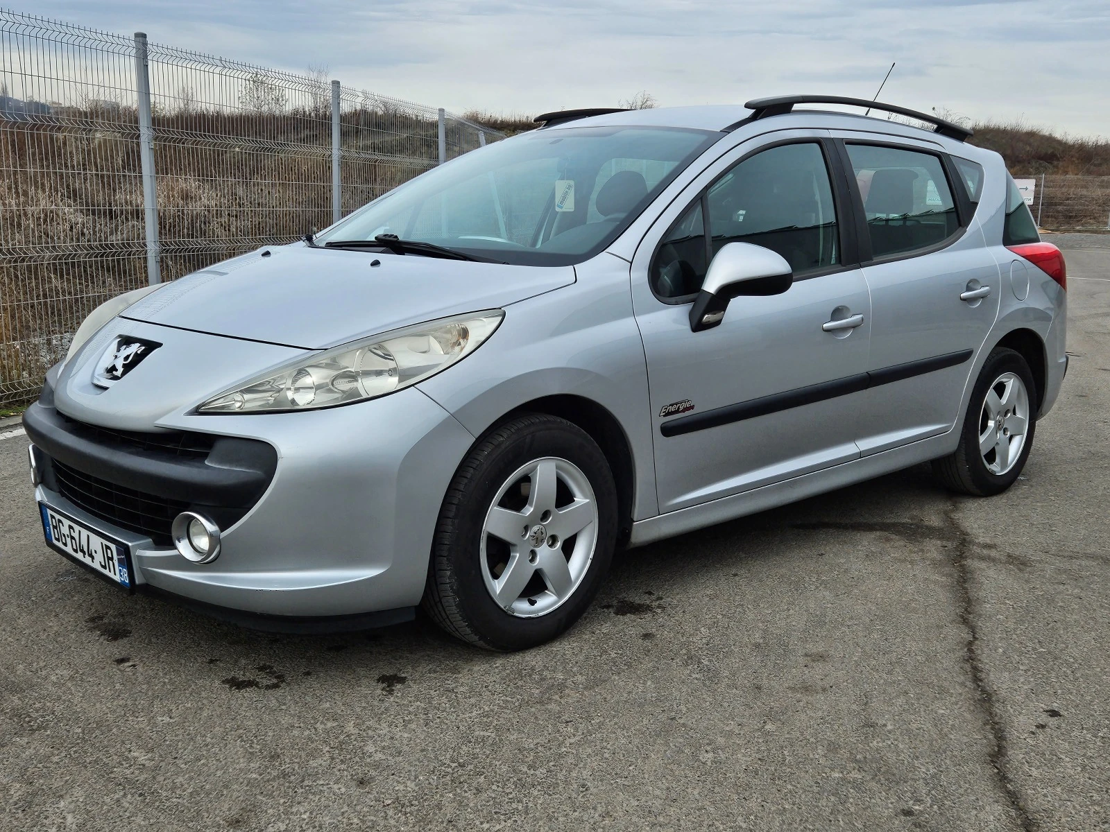 Peugeot 207 SW 1.4 BENZ. - изображение 7