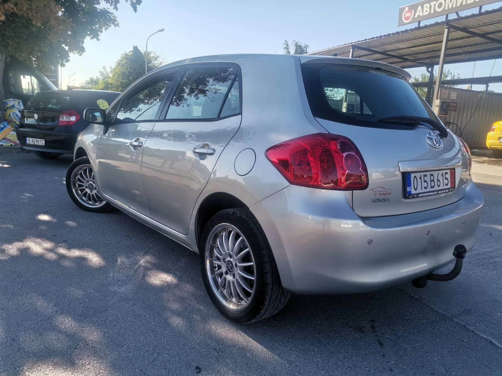 Toyota Auris КАТО НОВ* 1.6i* ПАРКТРОНИК - изображение 4