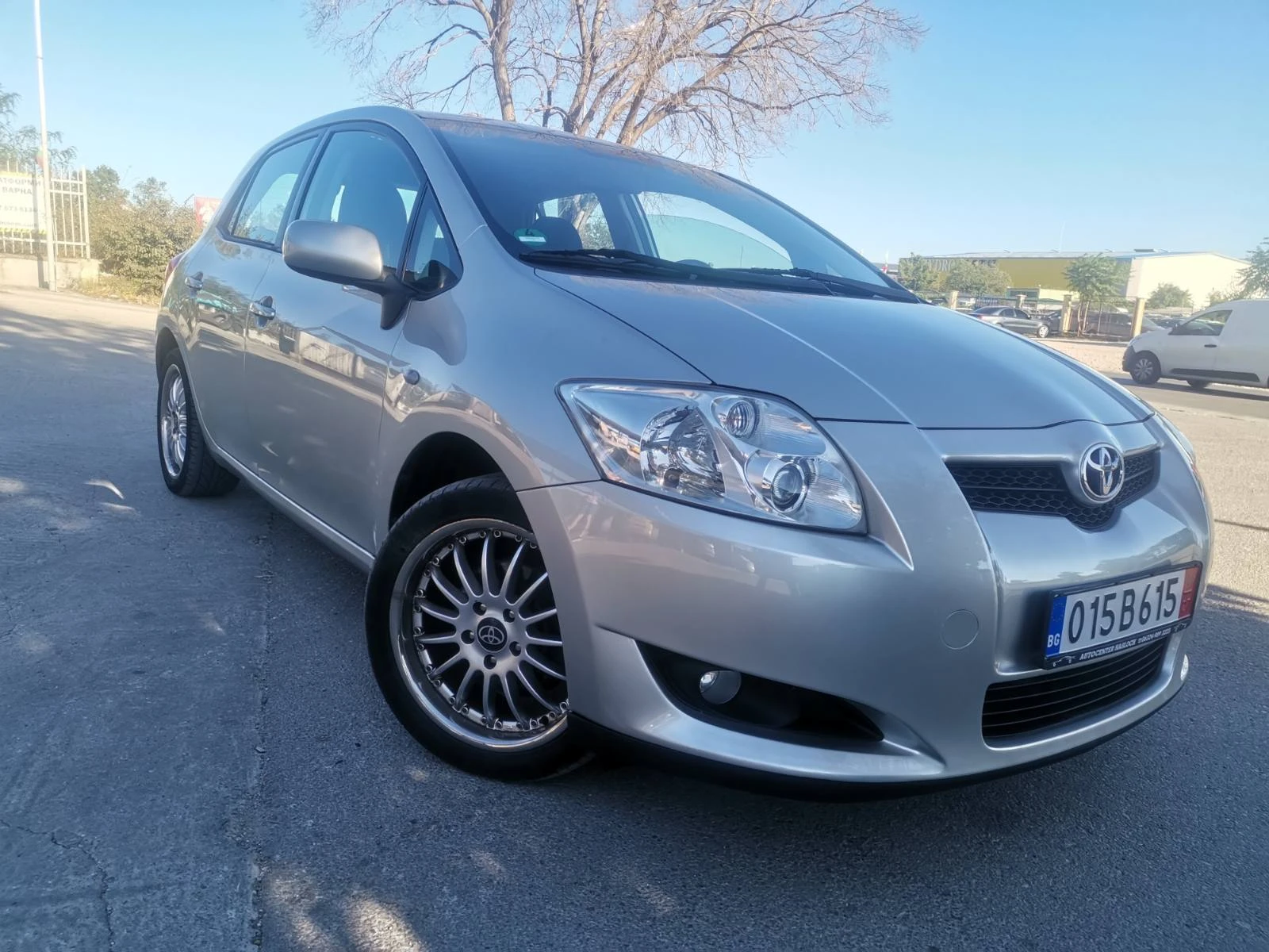 Toyota Auris КАТО НОВ* 1.6i* ПАРКТРОНИК - изображение 3