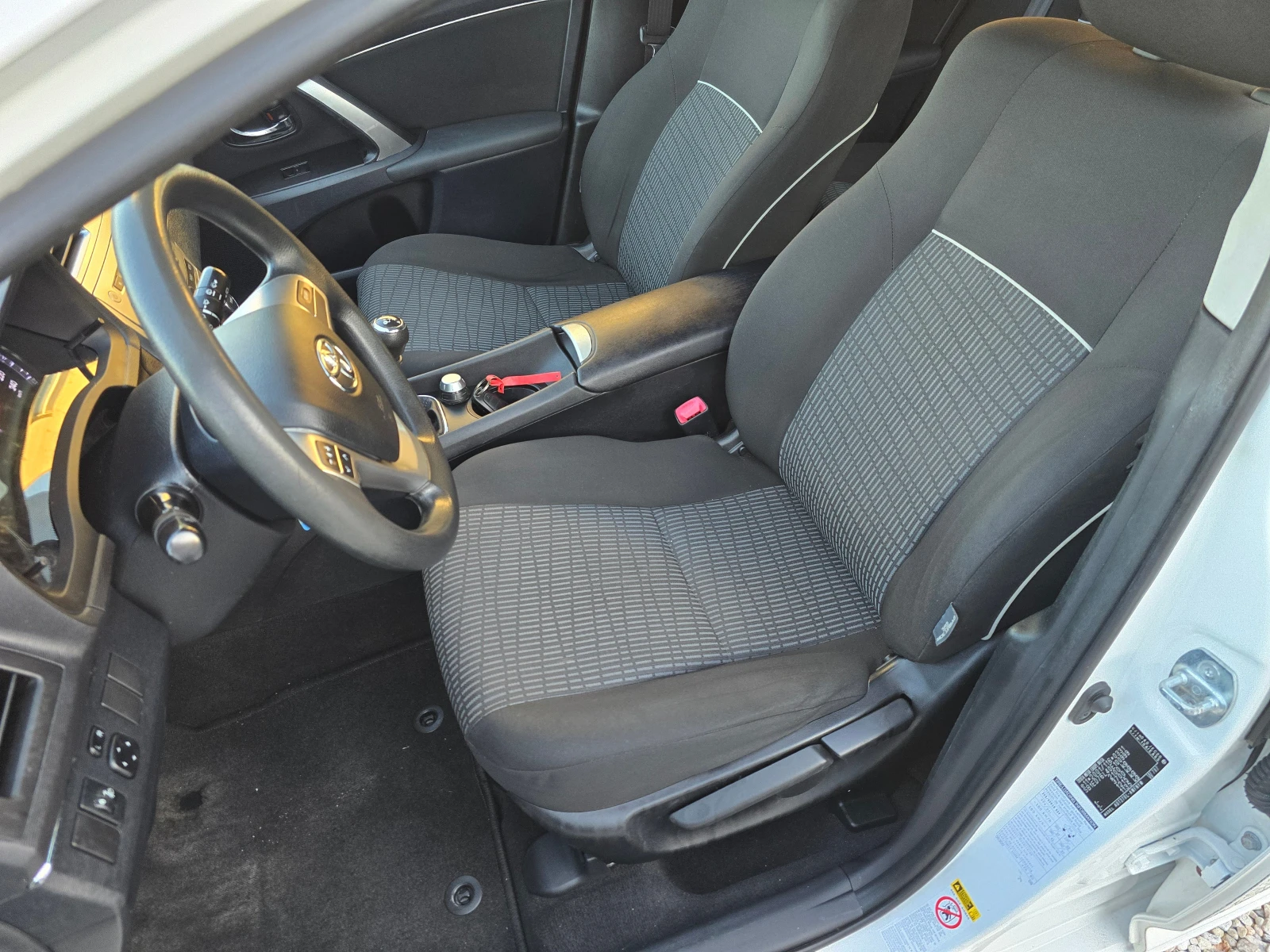 Toyota Avensis 2.0D4D ACTIVE - изображение 7