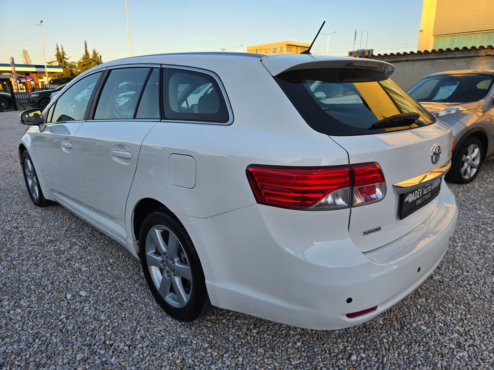 Toyota Avensis 2.0D4D ACTIVE - изображение 2